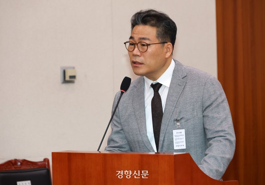 백해룡 경정이 지난 10월27일 국회 법제사법위원회에서 열린 2025년 국정감사에 출석해 의원들의 질의에 답변하고 있다.권도현 기자