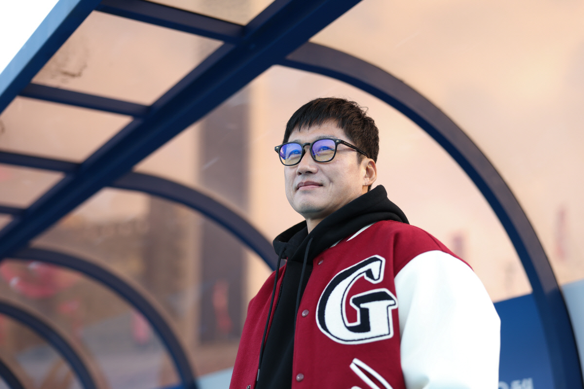 광주에서 떴는데…광주는 잡기 힘든 이정효 감독