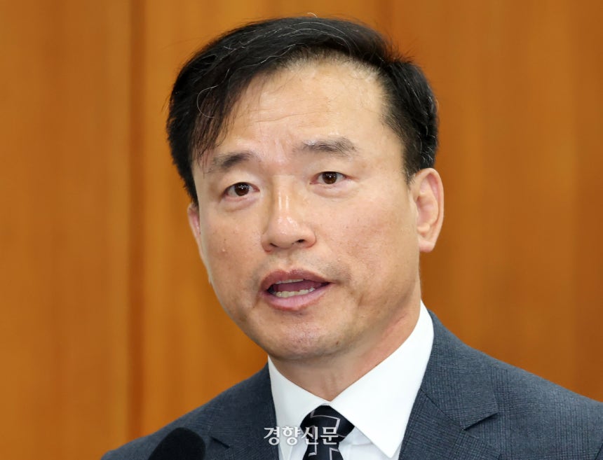 김종철 방송미디어통신위원장 후보자가 16일 국회 과방위에서 열린 인사청문회에서 발언하고 있다.2025.12.16 박민규 선임기자