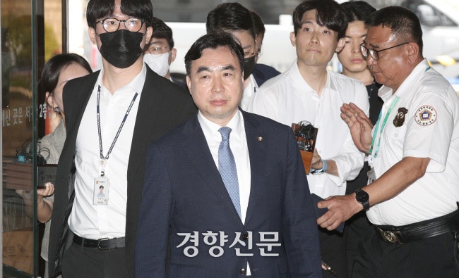 [속보]‘민주당 <b>돈봉투</b> 의혹’ 허종식·<b>윤관석</b>·<b>임종성</b> 2심 <b>무죄</b>···1심...