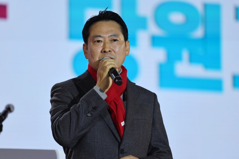 [사설] 장동혁의 ‘변화’ 외침, ‘윤석열 절연’ 없이 공허하다