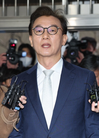 ‘통일교 금품 의혹’ 전재수 14시간 조사…경찰, 공소시효 만료 전 수사팀 늘린다