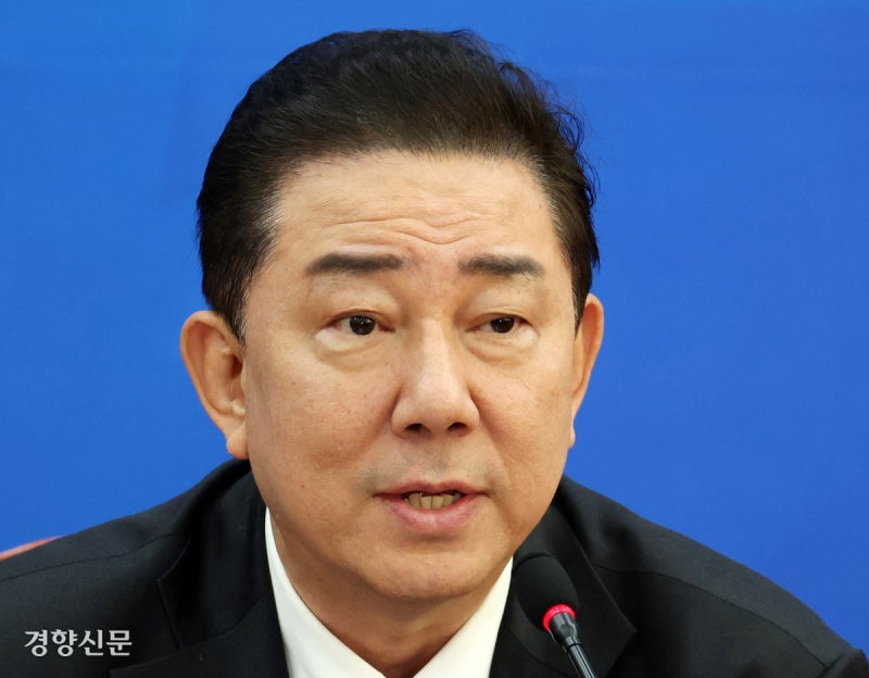 민주당 김병기, 대한항공서 160만원 상당 ‘호텔 숙박권’ 받았나