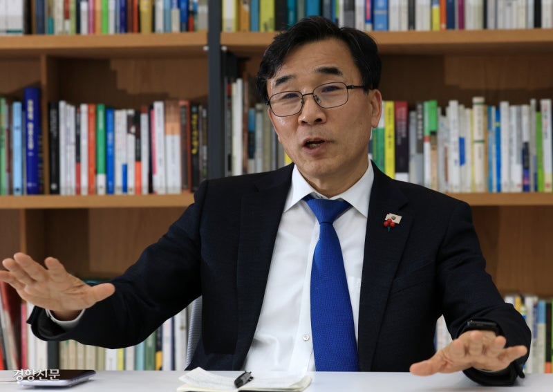 [안홍욱 논설위원의 단도직입]“청년 문제 해결하려면…‘청년 탓 아니다’ 기성세대 자기 선언 있어야”