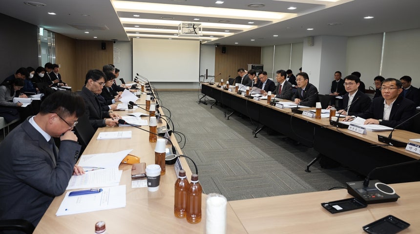 금융위원회가 24일 관계부처 및 정책금융기관과 함께 서울 마포 프론트원에서 ‘제13차 정책금융지원협의회’를 열고 있다. 금융위 제공