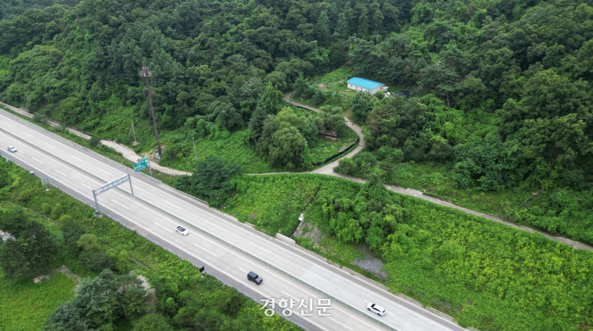 수정된 서울-양평 고속도로 계획의 종점 부근에 김건희 여사 일가가 소유한 부지의 모습.권도현 기자