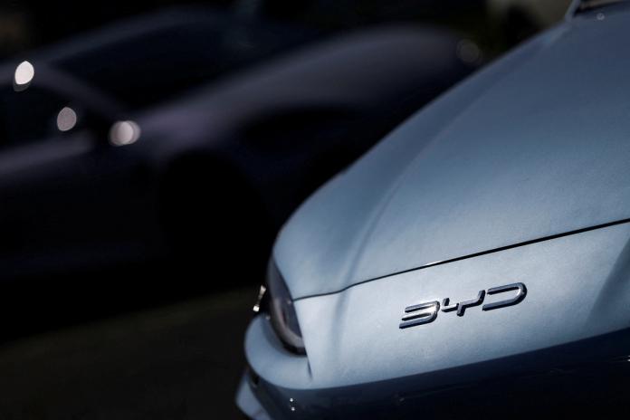 중국 자동차 업체 비야디(BYD) 로고가 업체 전기차 전면 중앙에 노출돼 있다.로이터연합뉴스