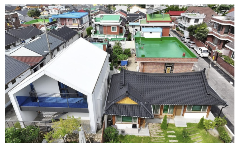 빈집의 재탄생.순천시가 도시재생 뉴딜사업으로 한옥형 폐공가와 부지를 사들여 설계 공사를 거쳐 청년 임대주택과 공유 공간,<a href=