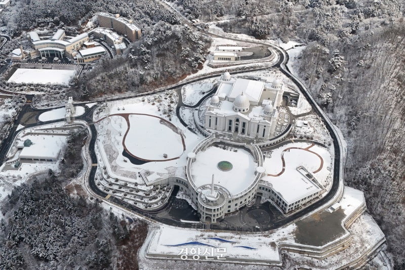 “안희정 되면 괜찮은데 문재인 되면…” 3212쪽 통일교 ‘TM문건’, 스모킹 건 될까