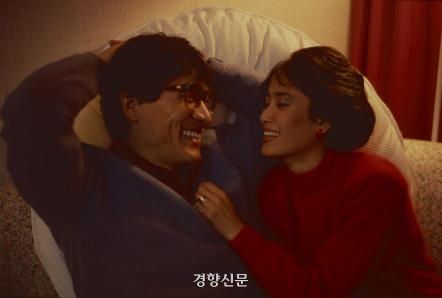1992년 레이디 경향 인터뷰 당시 배우 안성기와 아내 오소영씨.경향신문 자료사진