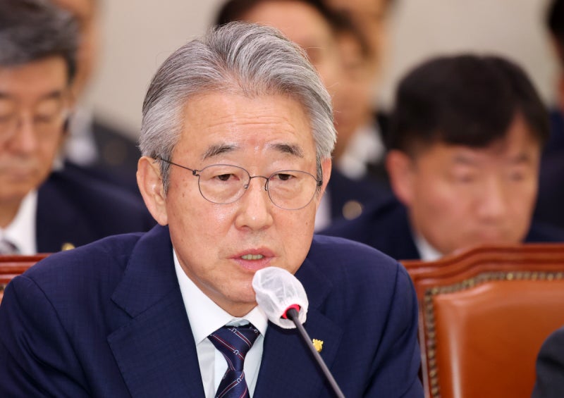 농협, 성희롱·배임 직원 ‘봐주기’ 정황···강호동 회장은 ‘1박 230만원’ 초호화 출장