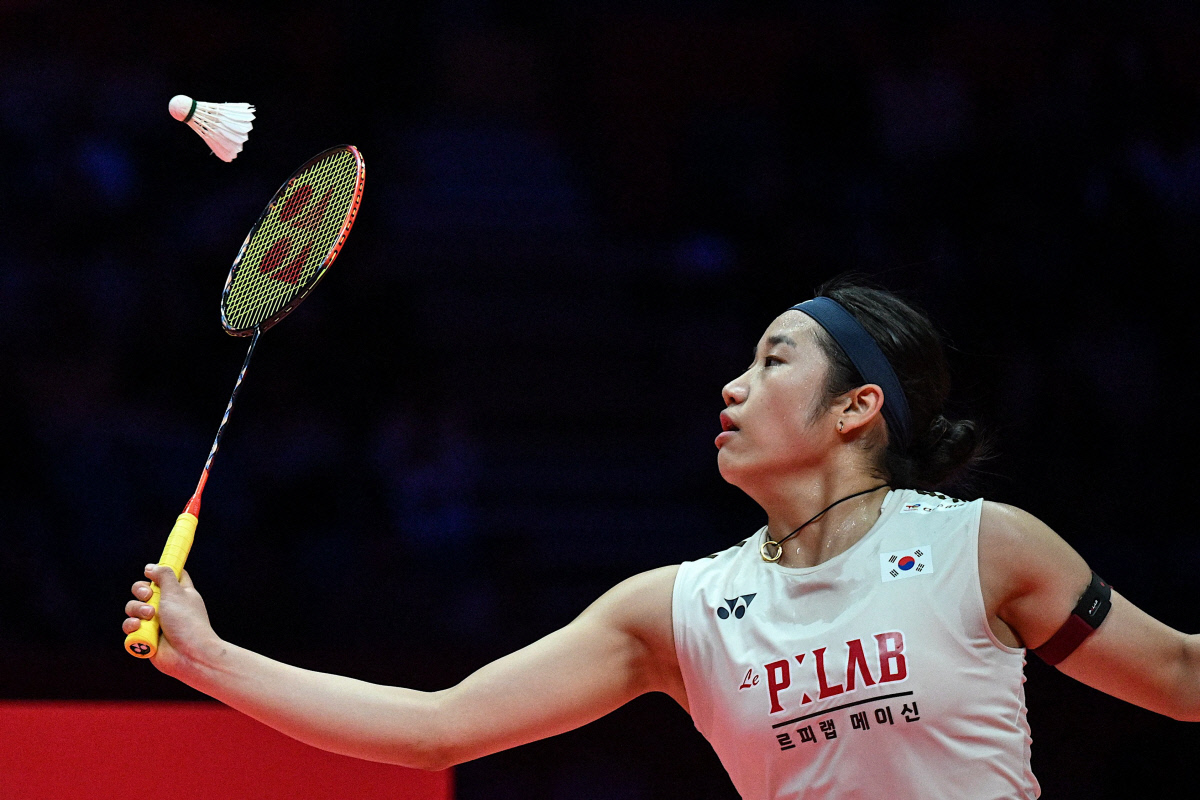 “한 번도 지지 않는 한 해로”…‘지지 않는 해’가 되려는 안세영