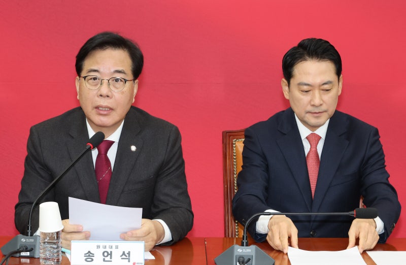 강성 지지층 택한 장동혁 지도부…당 곳곳 “선거 어쩌나” 탄식