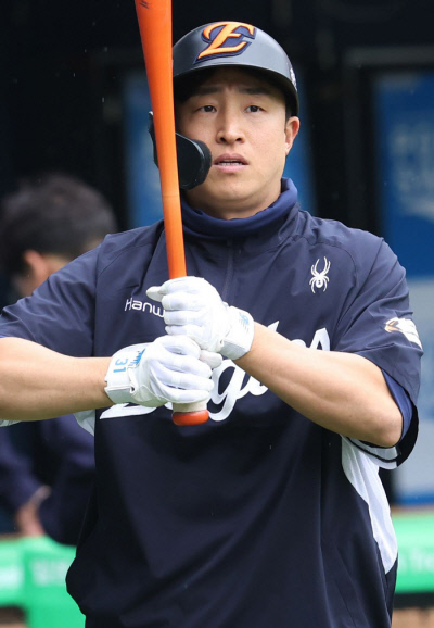 주전 말고 ‘보험’일지라도…손아섭, 결국 한화 손잡나