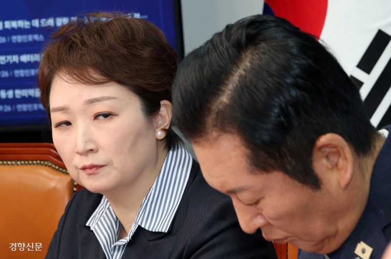 정청래 “경청의 시간” 이언주 “대권주자 밀어주기 할 시간 아냐”