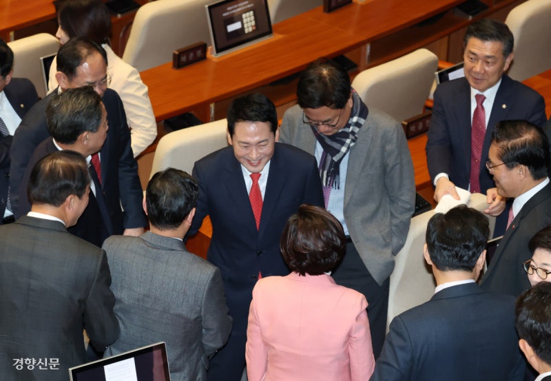 장동혁 “선거 연령 16세로 낮춰야”…‘보수화’ 10대 표 노리나