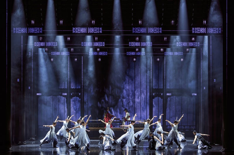 움직이는 동양화 위에서 펼쳐지는 사랑과 욕망…뮤지컬 <몽유도원>