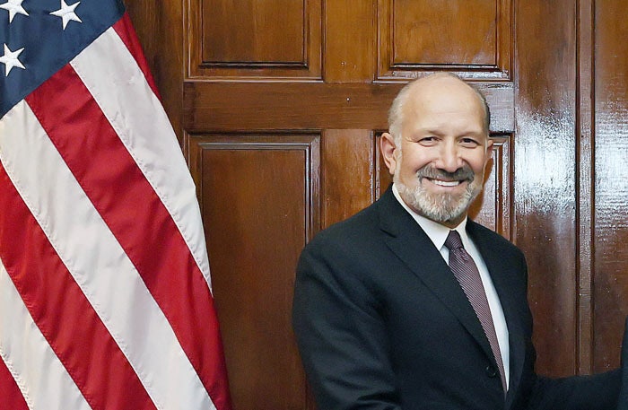 러트닉 미 상무 ‘엡스타인 성범죄 판결 후에도 교류 계속’ 시인