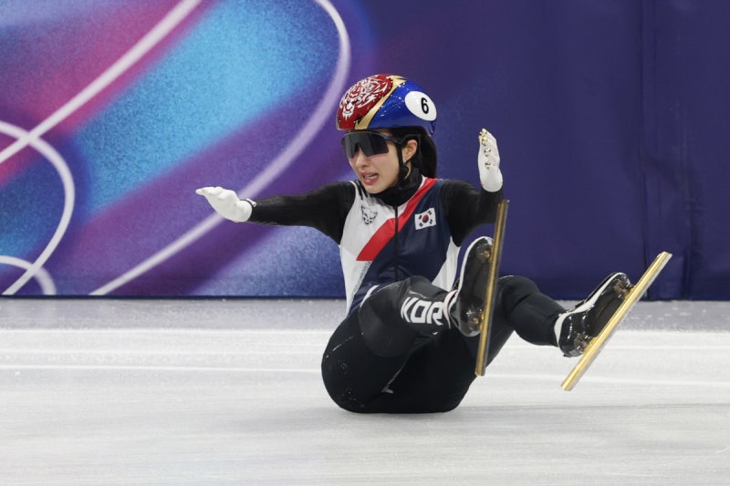 쇼트트랙 판 흔드는 새 복병 ‘물얼음’···홈 이탈리아만 "우린 잘 적응"