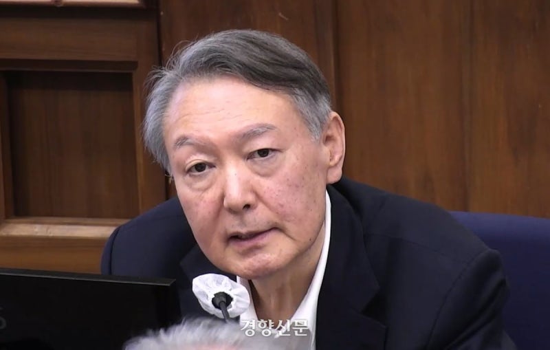 윤석열 “사병들 통닭 한 마리도 못 사줘”···군 예산 삭감에 안보 위협 심각하다며 한 말[법정 417호, 내란의 기록]