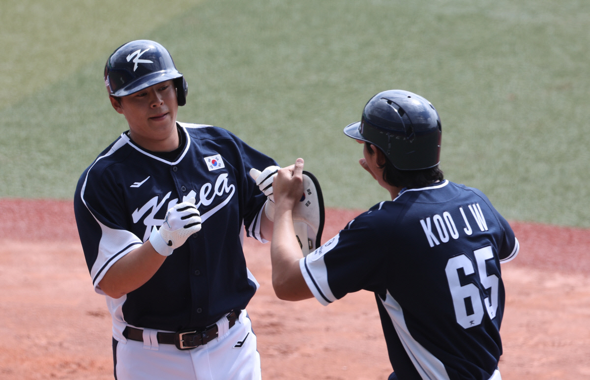 노시환, 초유의 ‘11년 307억’ 계약…한화의 ‘다이너마이트 베팅’