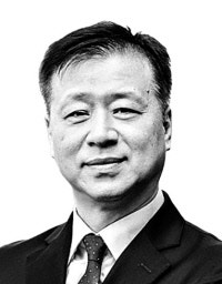 [정동칼럼]법왜곡죄, 빈대 잡다 초가삼간 태울라