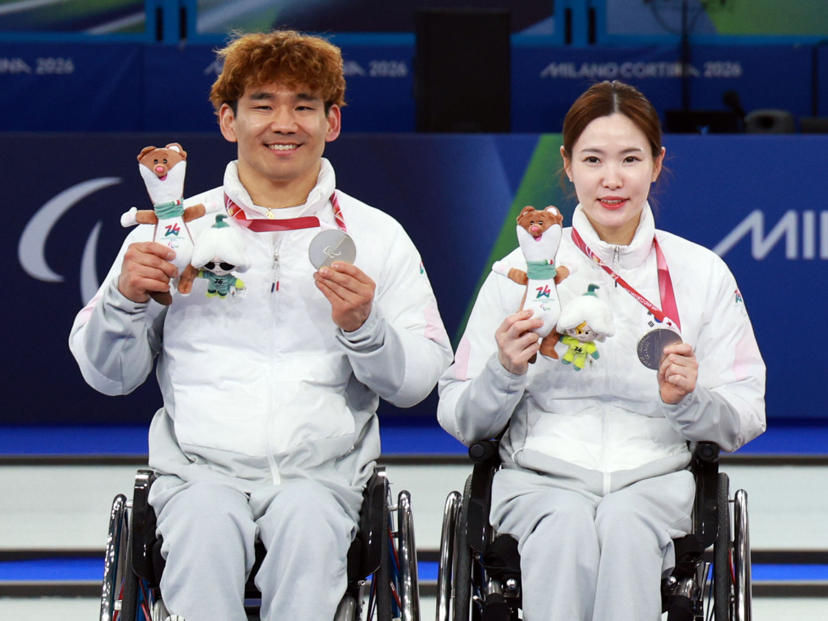 백혜진·이용석조, 휠체어컬링 믹스더블 은메달…한국 ‘역대 최고 성적’