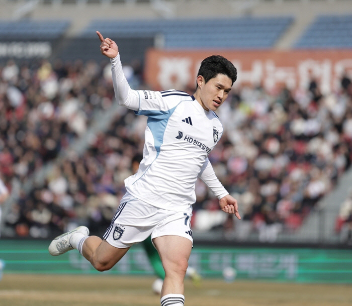 ‘깜짝 1위’ 나섰던 부천, 울산에 ‘첫 일격’