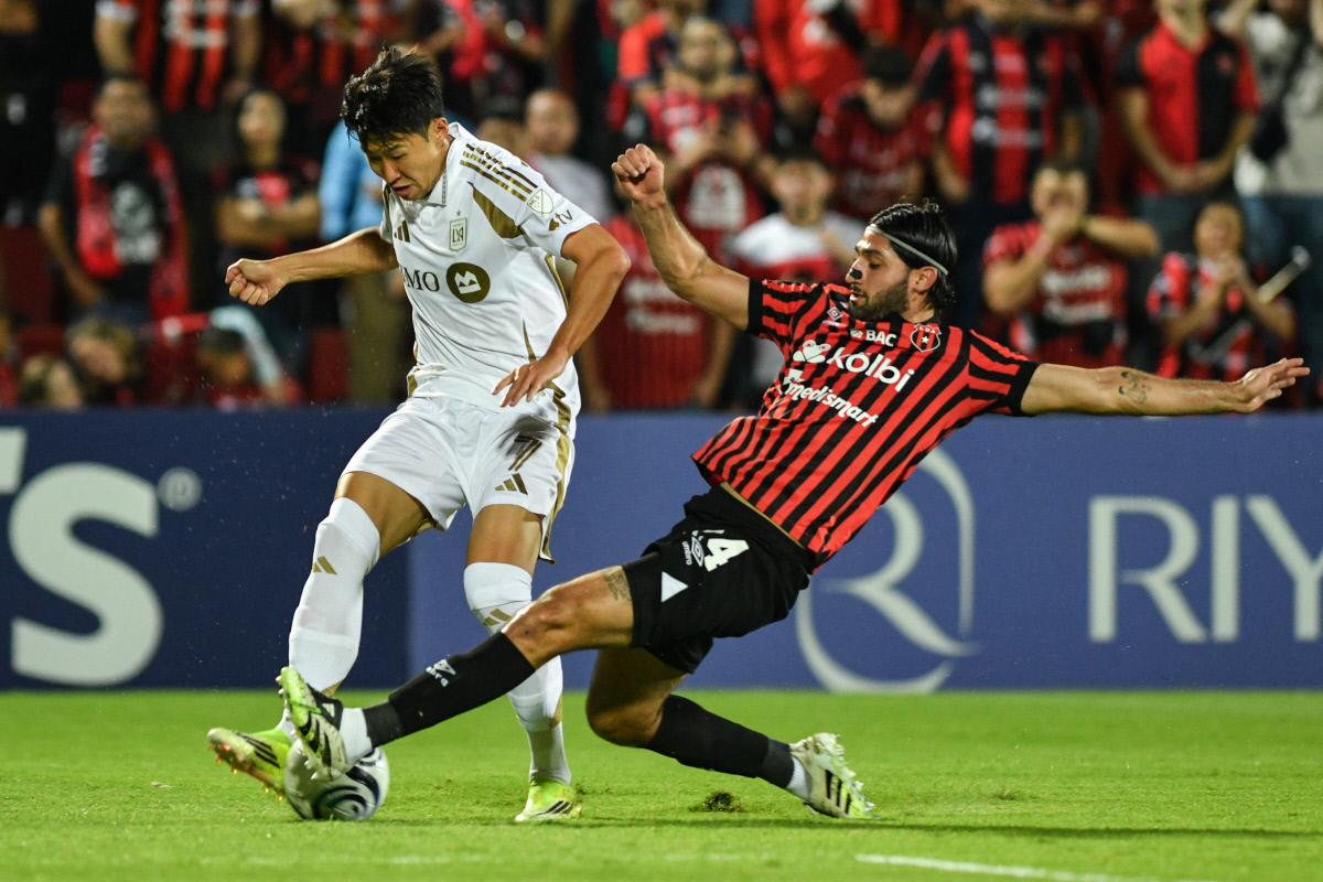 손흥민 또 침묵…기지개는 언제?