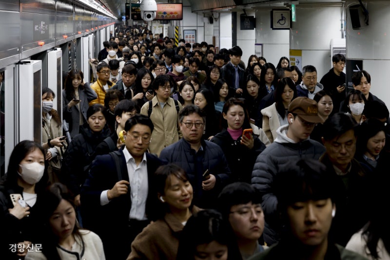 비축유로 업계 숨통 틀까…‘석유화학의 쌀’ 나프타 물량이 관건