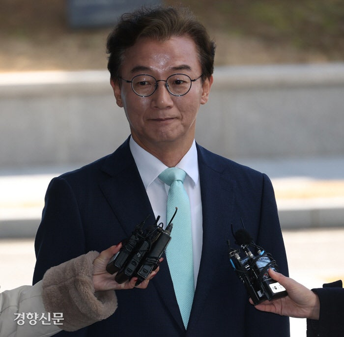 ‘통일교 금품 의혹’ 전재수 첫 조사