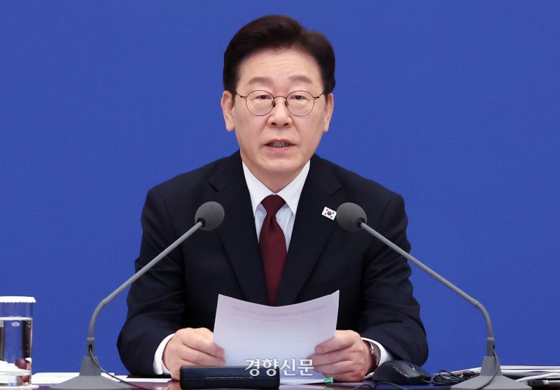 대통령 지지율 최고치 경신 69%