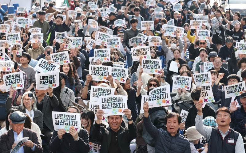 [사설]1년 지났지만 완성 못한 탄핵, 재판과 수사 속도내야