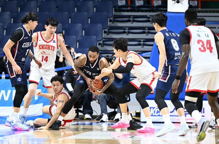 봄 농구 6팀, 대진표는 ‘아직’…‘최종전 셈법’ 선택지는 SK에