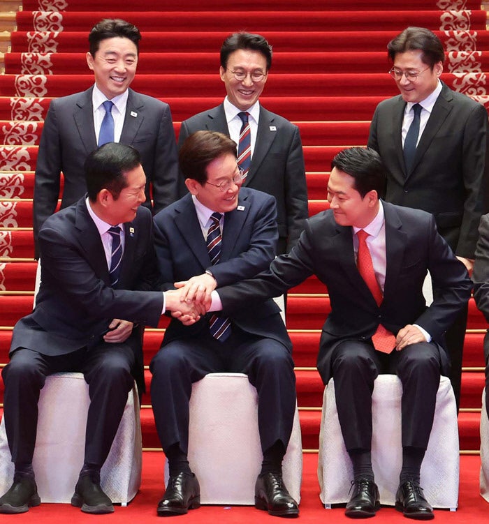 이 대통령 “위기 땐 내부적 단합 중요”…추경·개헌 이견 속 협치 ‘시동’은 켰다