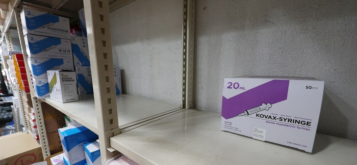 주사기·약포지·수액세트 가격 ‘들썩’…정부 “불공정 땐 엄단”