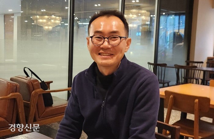 “가족은 인질…불합리한 노동도 버틸 수 밖에”