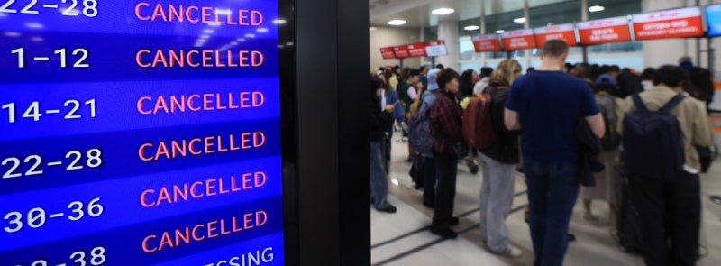 급변풍·강풍에 막힌 제주 하늘길…240여편 결항