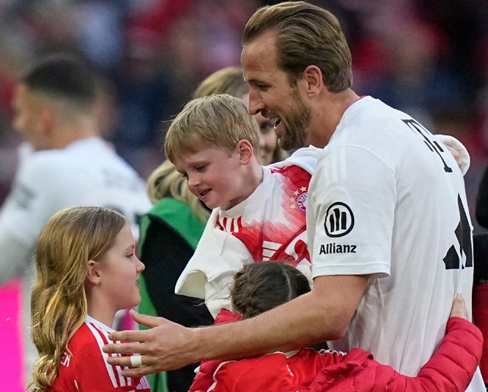 다 가진 ‘무관’의 해리 케인, 발롱도르 받으려면…필요한 건 ‘트로피’
