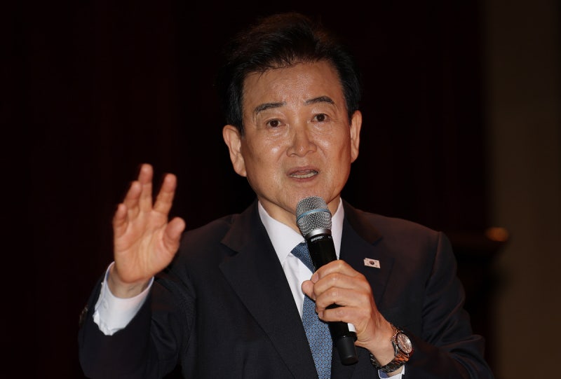 정동영 “북핵 시설은 공개자료…정보 유출로 몰아 유감”