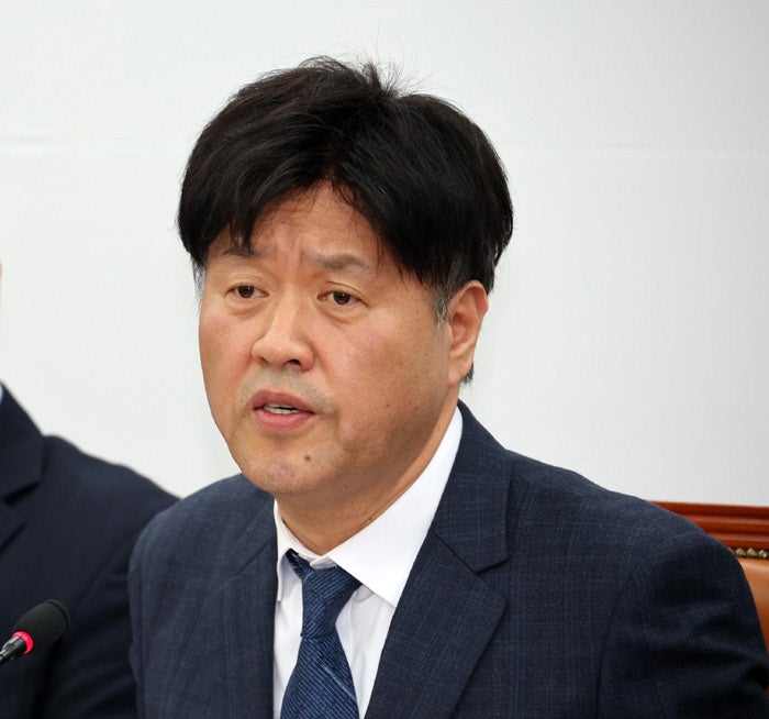 김용 ‘막무가내 공천 어필’에…민주당 지도부, 역풍 우려 ‘신중’