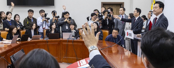 장동혁, 미국 측 면담 인사 끝내 비공개…“당무감사해야” 시끌