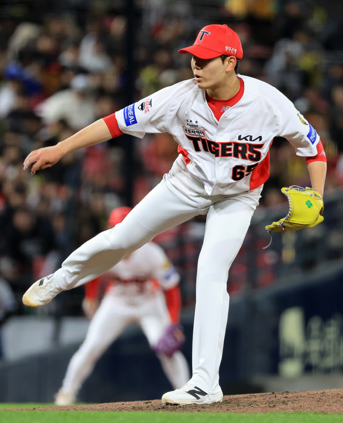 96순위 → 1군 필승조 → 마무리…‘문 닫고 입단’ 성영탁의 초고속 승진