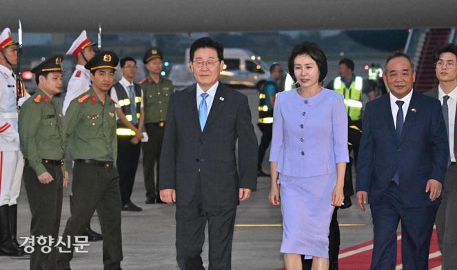 인도 순방 마친 이 대통령, 또럼 베트남 주석과 22일 회담