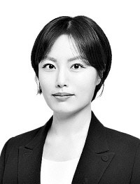 [남지원의 다른 시선들]야근하는 선생님을 지켜보며