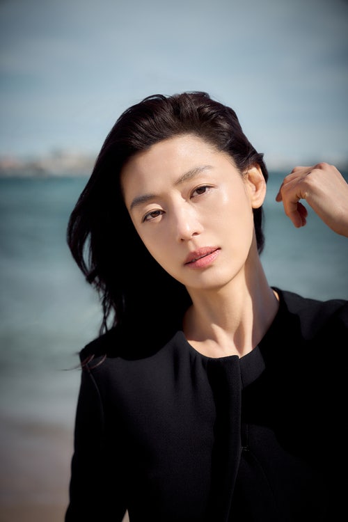 전지현 “군체, 내가 관객이면 딱 보러갈 것 같은 영화···칸서 박수 받으니 울컥했다”