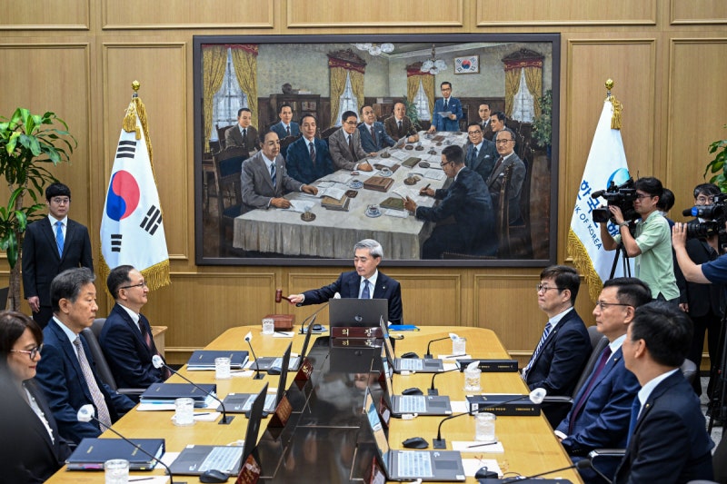 신현송 “환율 쏠림에 단호히 대처할 것”