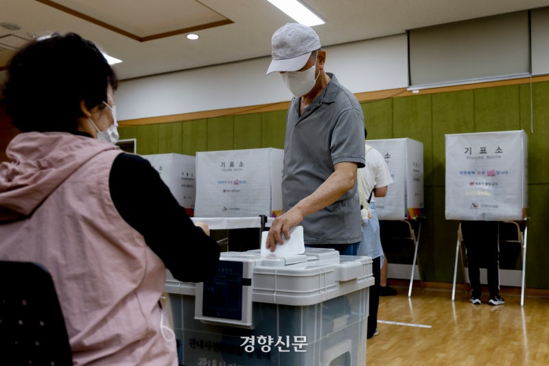 <b>사전투표율</b> 역대 지선 <b>최고치</b> 넘었다…전남 35.9%, 대구 16.5%