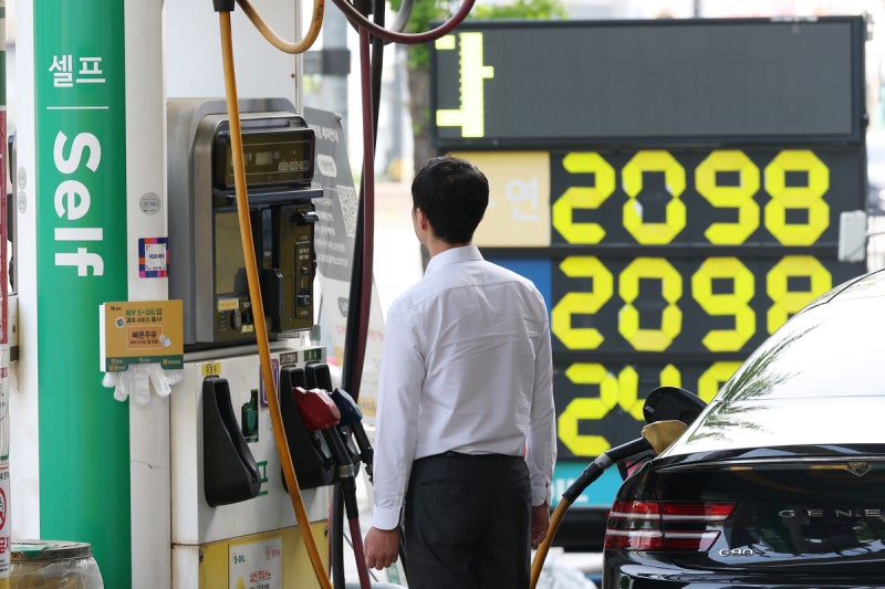 [속보]<b>5월 소비자물가</b> 3.1% <b>상승</b>···26개월 만에 <b>물가</b> ‘3%대’로 올라...