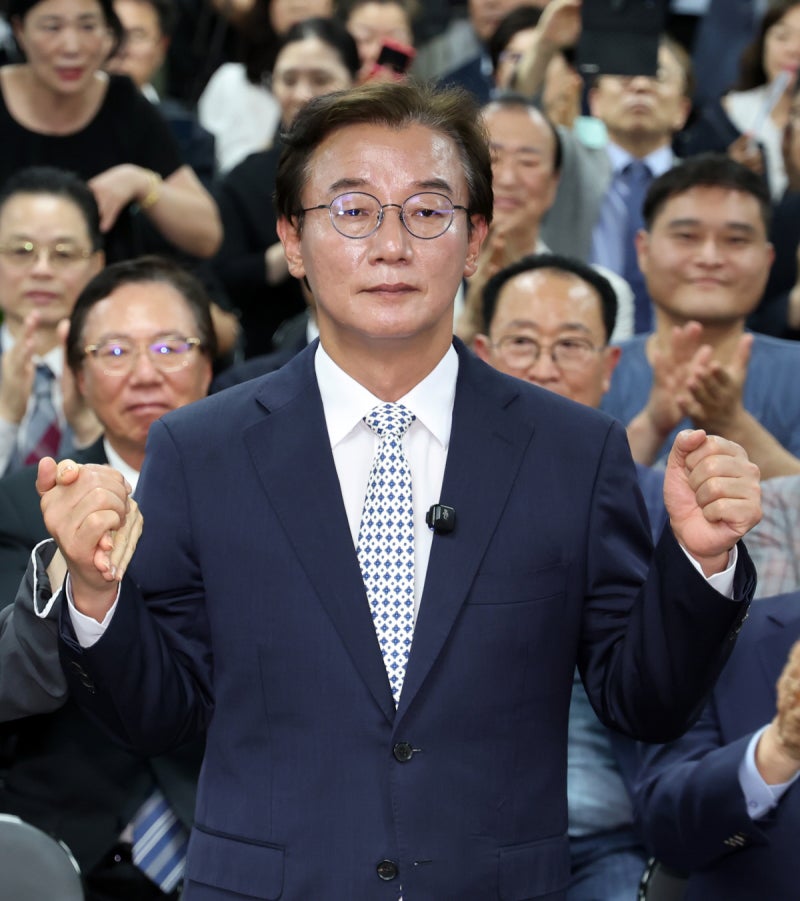 민주당, 6년 만에 부산시장 탈환 성공…전재수 당선인, ‘해양 수도’ 비전 제시